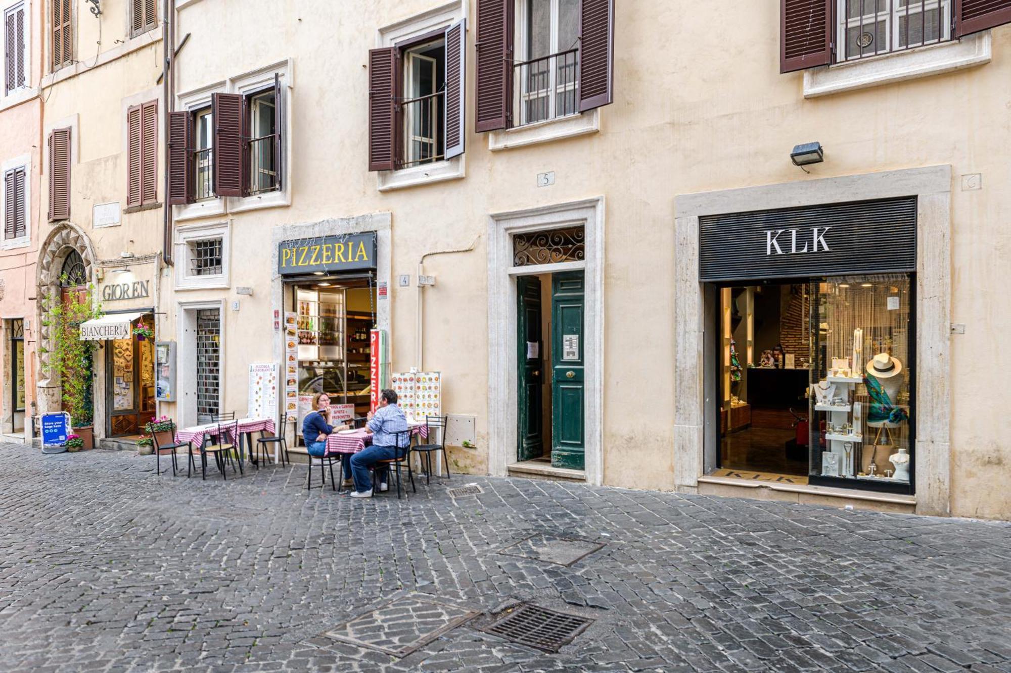 Deluxe Apartments Pantheon Рим Экстерьер фото