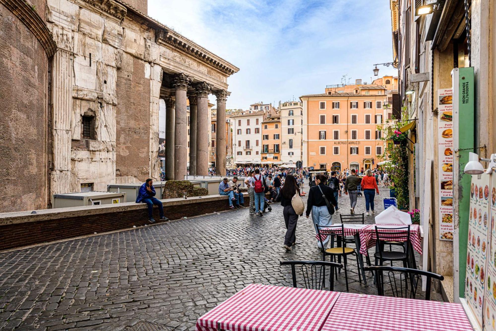 Deluxe Apartments Pantheon Рим Экстерьер фото